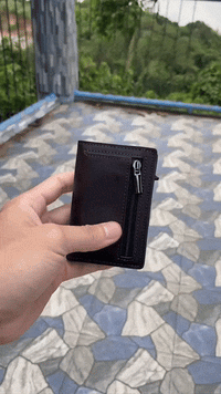 Può contenere fino a 11 carte